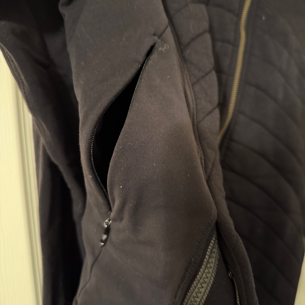 Lululemon fleece out jacket size 8 - Picture 5 of 8